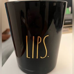 Rae Dunn lips jar